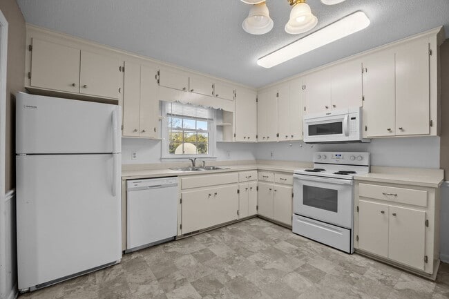 Building Photo - Lovely 3 bed 2 bath home located in Lillin...