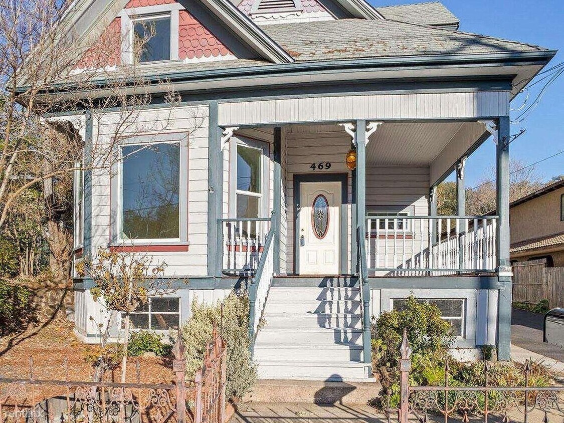 Foto principal - 3 br, 2 bath House - 469 S Stewart St