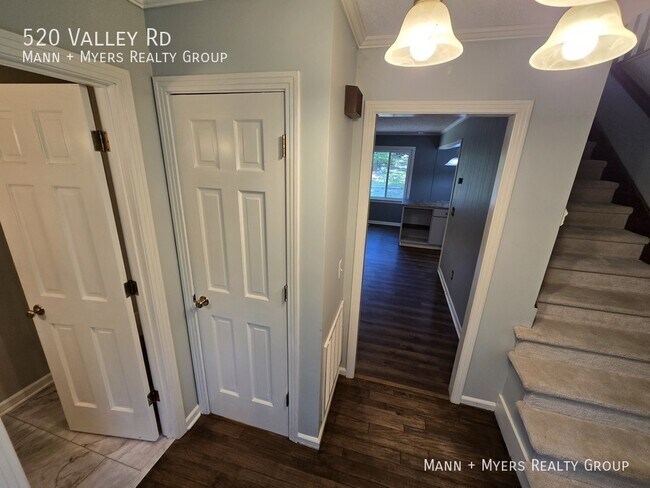 Foto del edificio - 520 Valley Rd