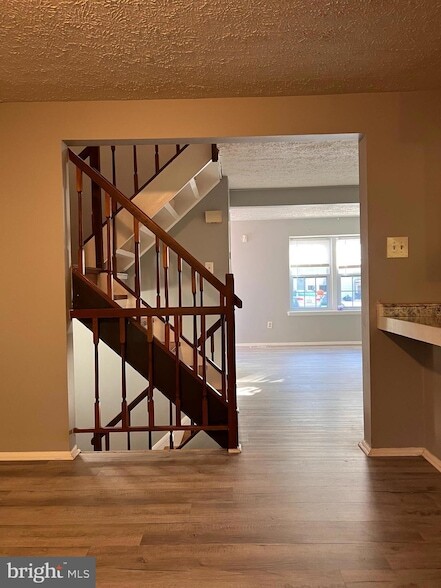 Building Photo - 8104 Willowdale Ct