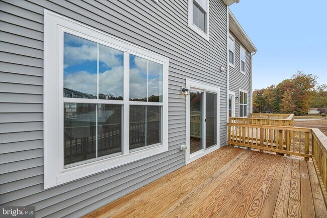 Building Photo - 8816 Selby Ct