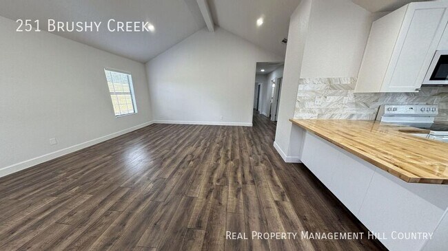 Foto del edificio - 251 Brushy Creek Rd