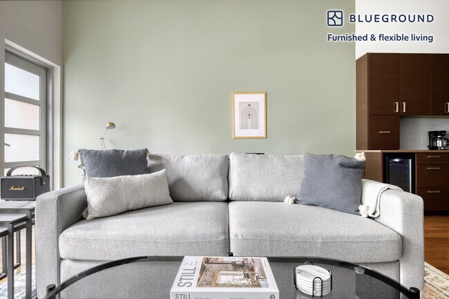 Foto del edificio - 255 N Washington St