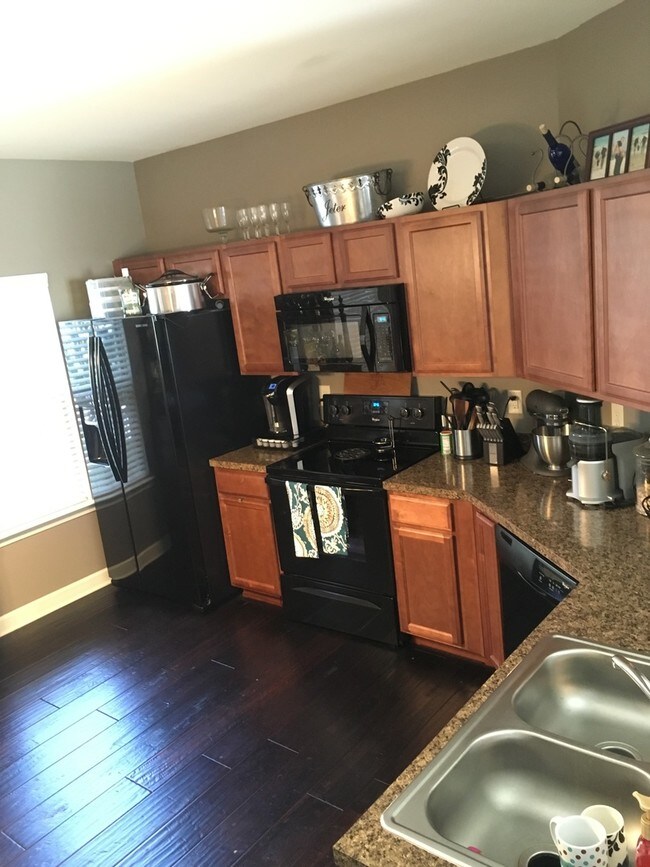 Foto del edificio - 735 Tulip Grove Rd