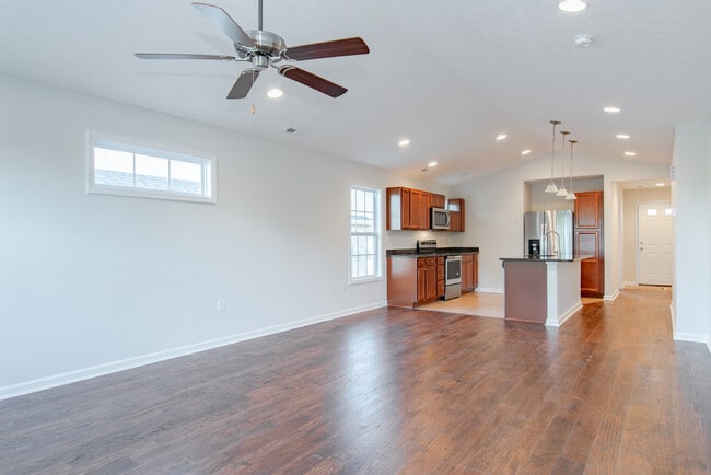 Building Photo - 110 Aaliyah Ln