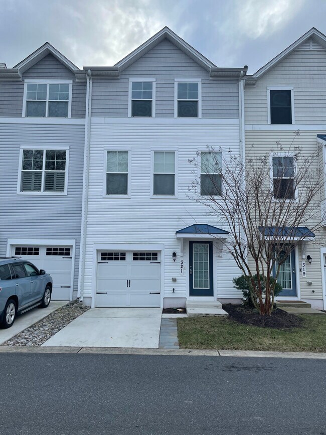 Building Photo - 321 Shipyard Dr