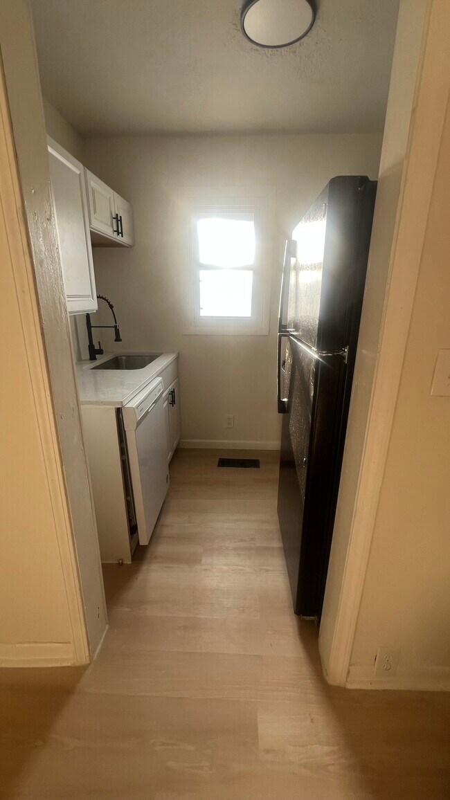 Foto del edificio - 1502 Hunter Ave