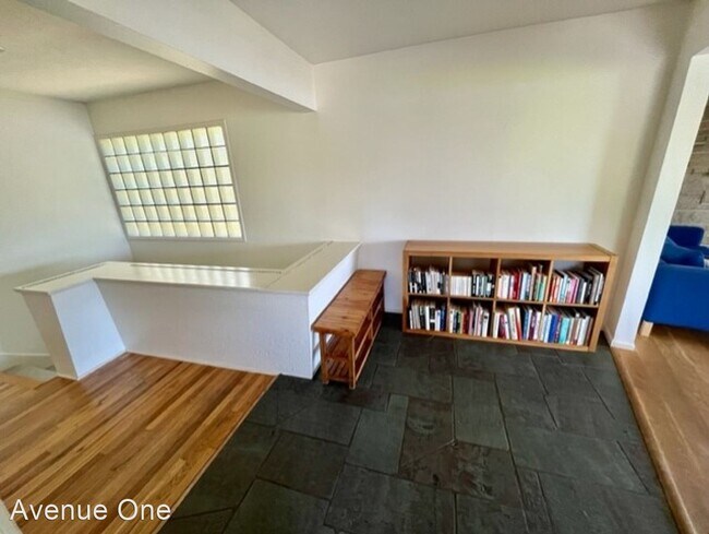 Building Photo - 3 br, 2 bath House - 10719 Exeter Ave NE