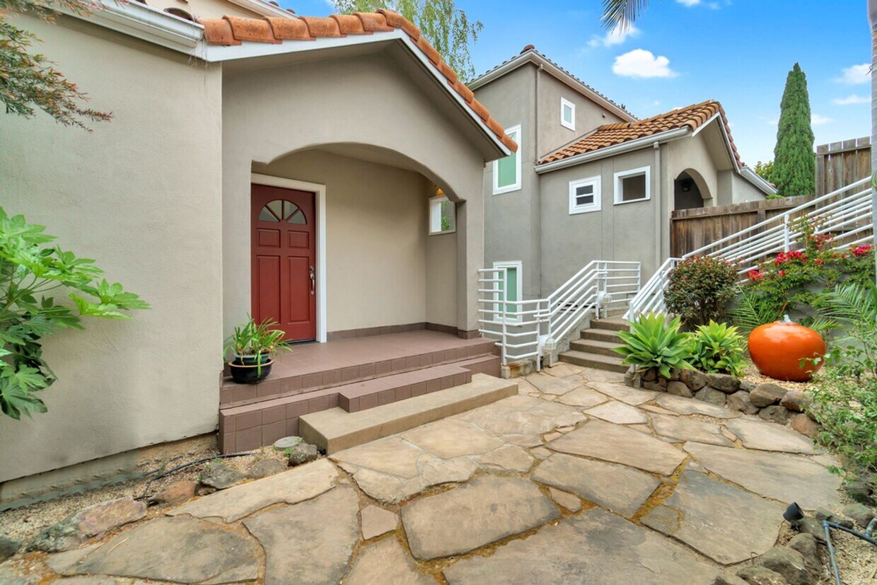 Foto principal - 4614 Redwood Rd