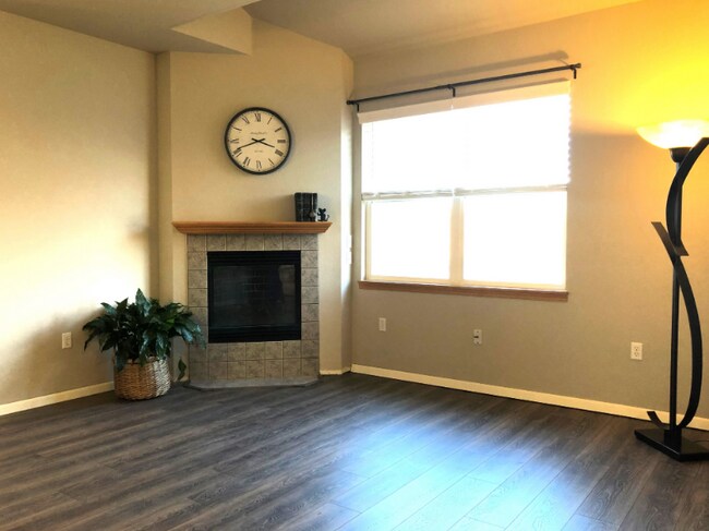 Foto del edificio - 4245 Boardwalk Dr