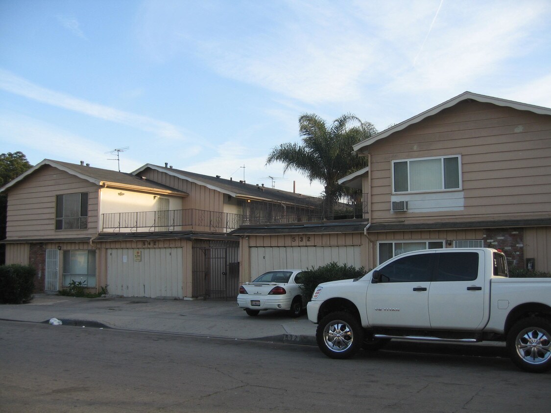 Foto principal - 532-542 E Rhea St