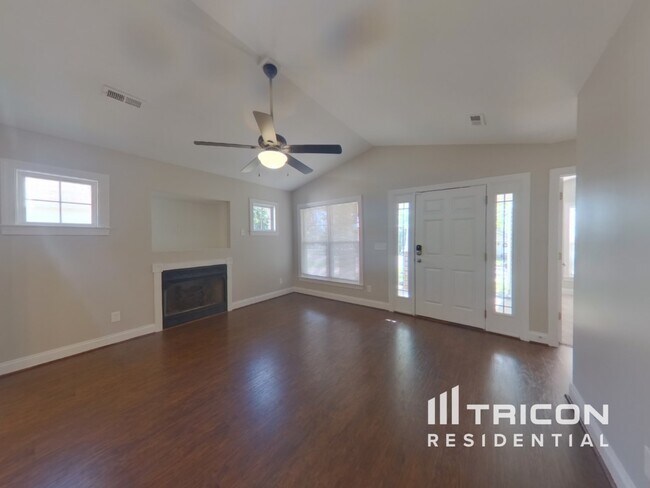 Foto del edificio - 112 Kingsgate Ct