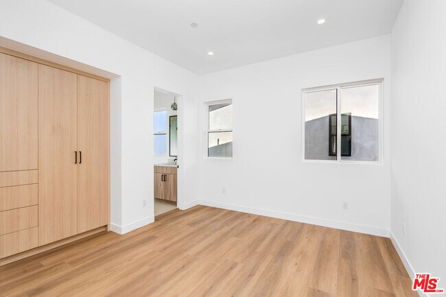 Foto del edificio - 10821 Morrison St