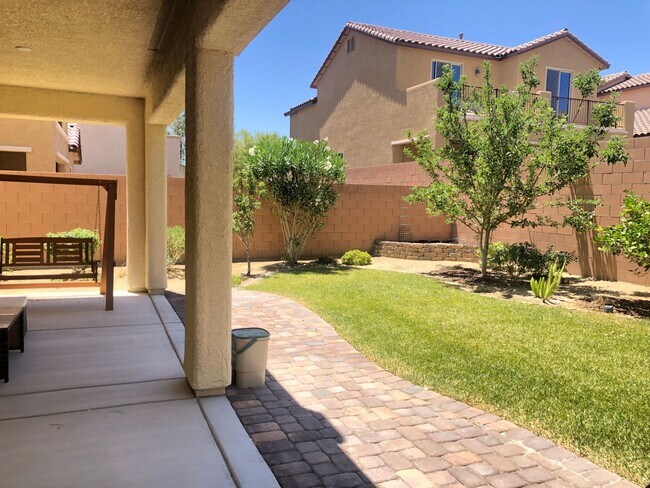 Foto del edificio - AVAILABLE NOW 4BED/ 2.5 BATH W/ LOFT