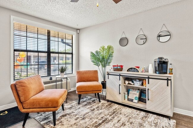 Foto del edificio - 395 Bill France Blvd