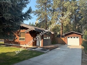 Building Photo - 1782 SW Forest Ridge Ave