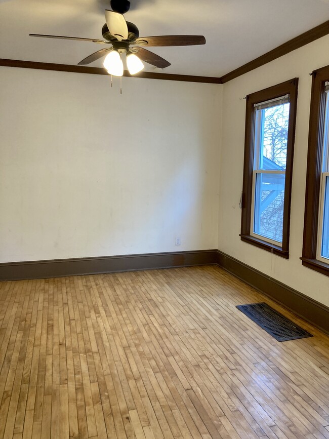 Dining Room - 3058 N Fratney St