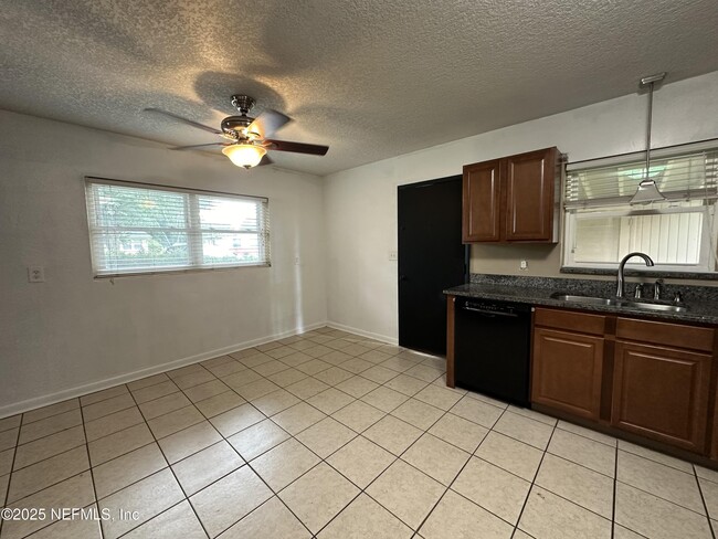 Foto del edificio - 3851 Ponce De Leon Ave