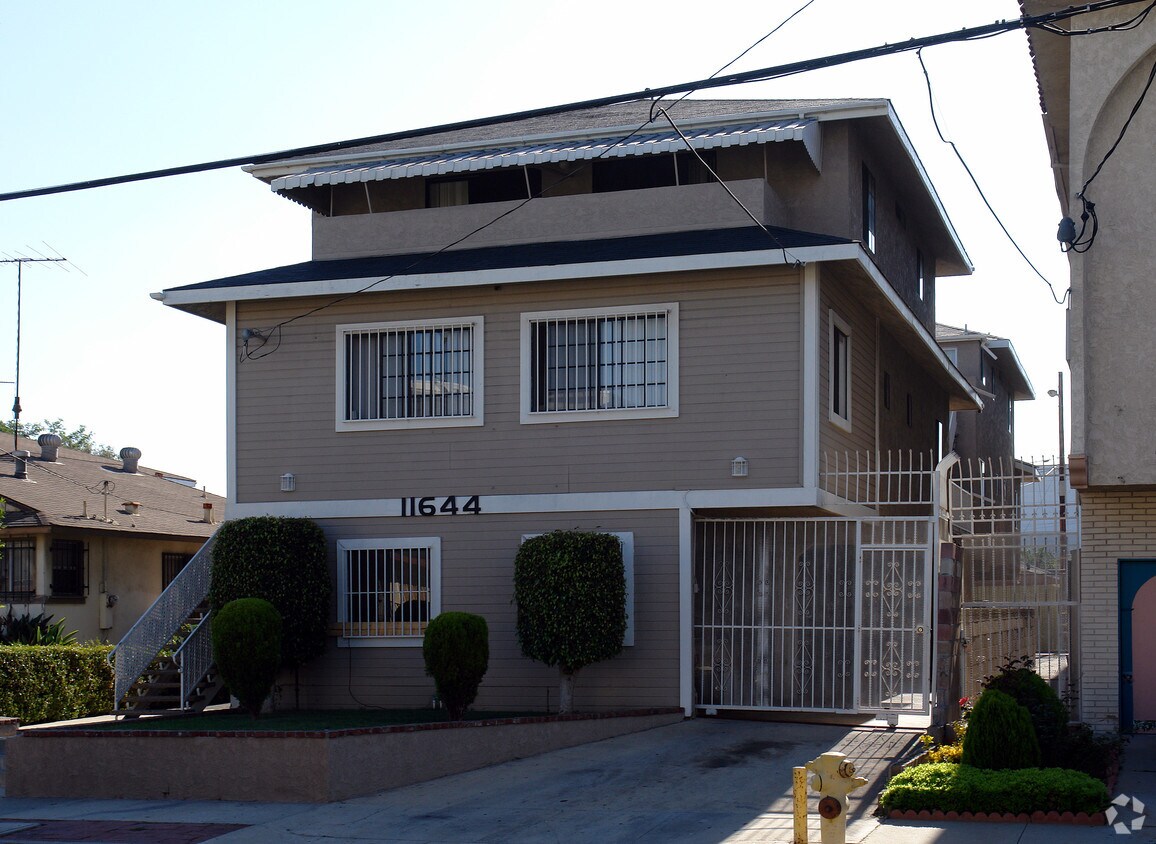 Building Photo - 11644 Truro Ave