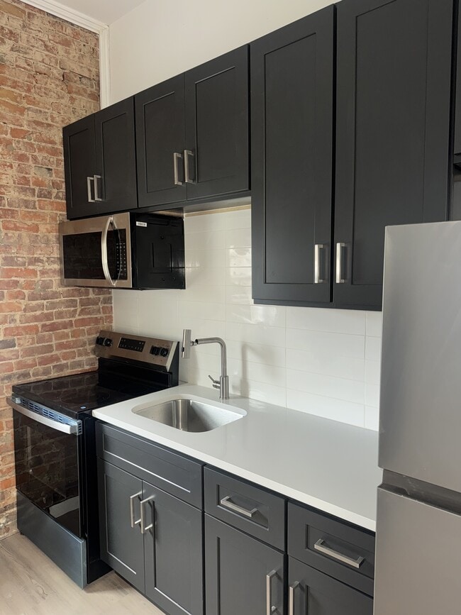 Building Photo - 501 E Breckinridge St