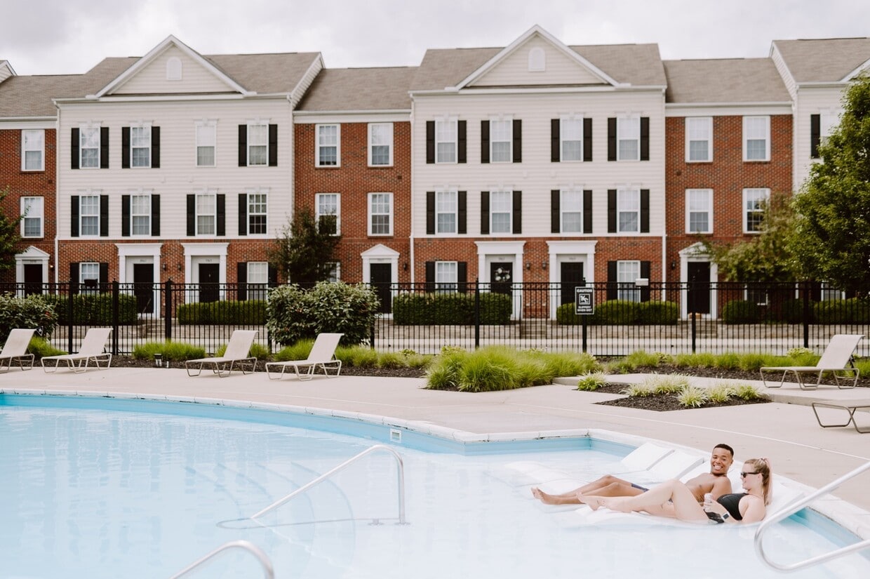 Piscina inspirada en un resort - LC Gahanna