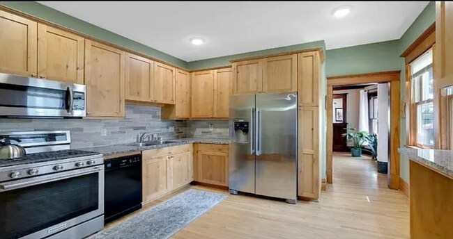 Foto del edificio - 1823 N Girard Ave