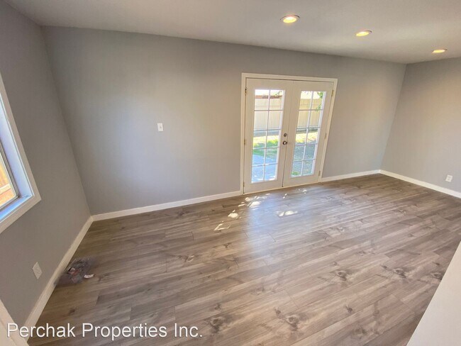 Building Photo - 3 br, 2 bath House - 2123 Goff Ave