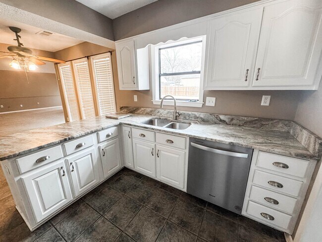 Foto del edificio - 166 E Lawnwood Dr