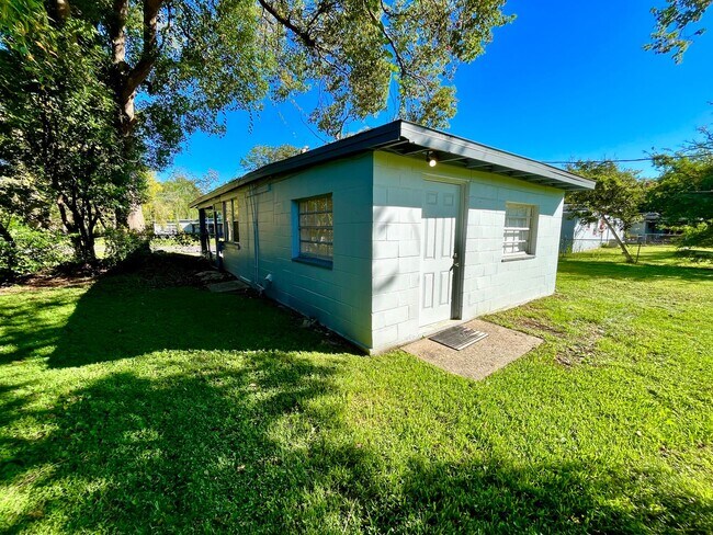 Foto del edificio - 107 Mayfair Cir