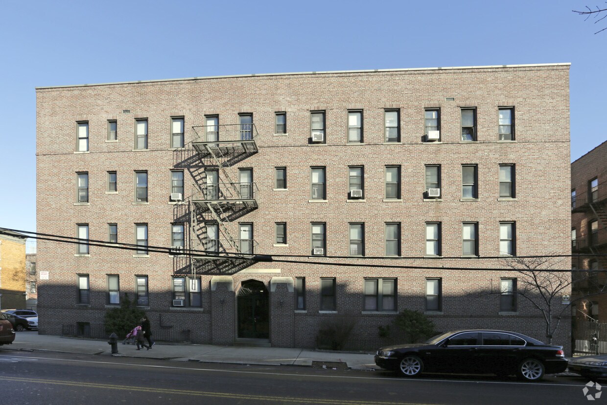 Building Photo - 4401 34th Ave