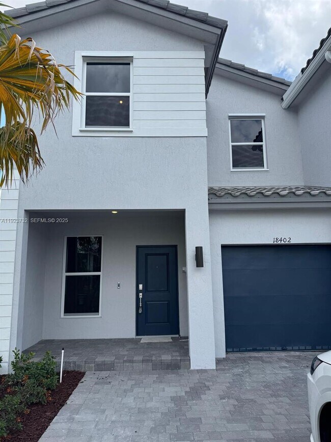 Foto del edificio - 18402 SW 2nd St