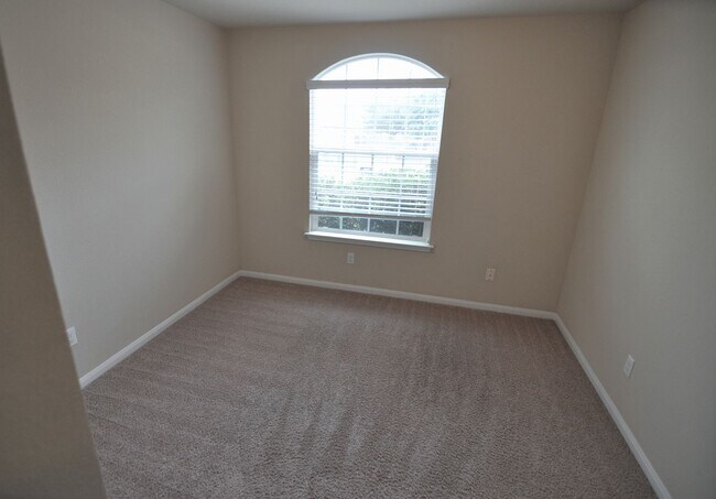 Building Photo - Spacious One-Story Home in Prime Hutto Loc...