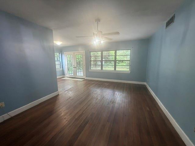 Building Photo - 2850 Exter Dr
