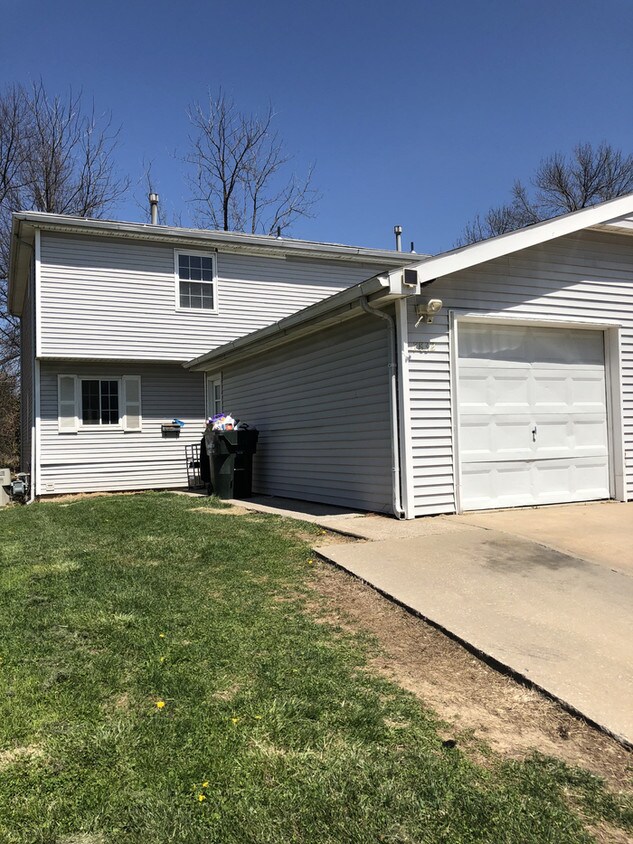 7832 W 61st Terrace, Overland Park, KS 66202 House Rental in Overland