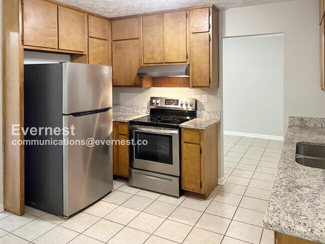 Foto del edificio - 5454 Rocky Pine Dr