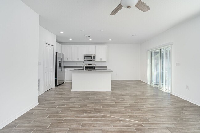 Building Photo - Welcome Home to the Preserve off LPGA