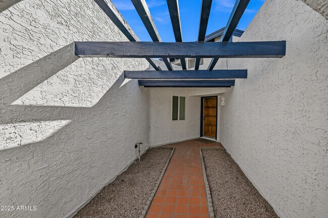 Foto del edificio - 7725 E Rovey Ave