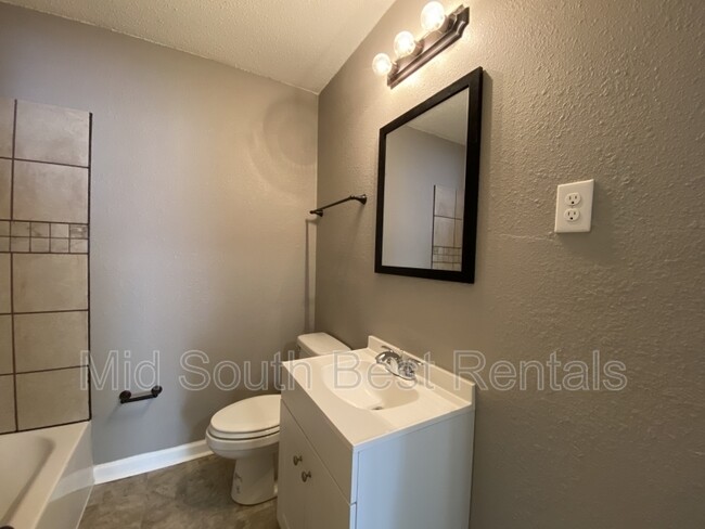 Foto del edificio - 2664 Kimball Ave