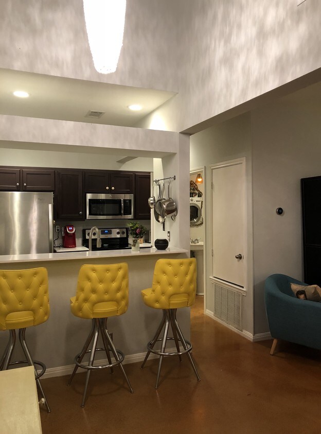 Foto principal - 611 E 45th St