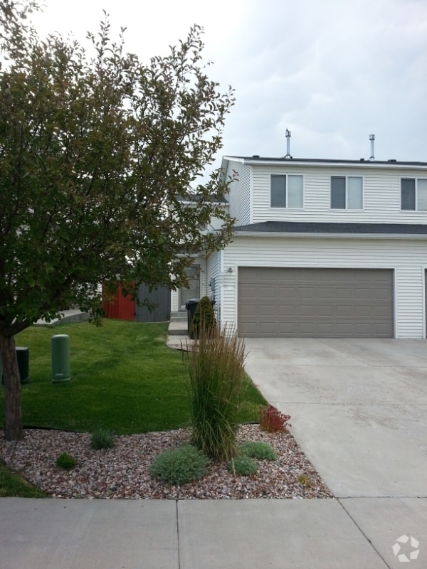 South Park Estates Apartments for Rent with Washer & Dryer Cheyenne