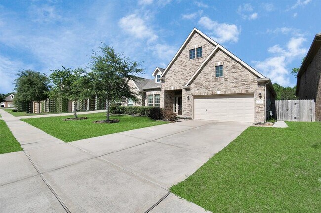 Building Photo - 1122 Boxwood Dr