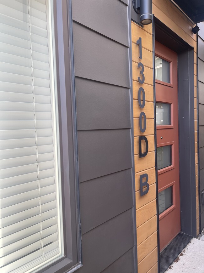 Building Photo - 1300 E Remington Ct