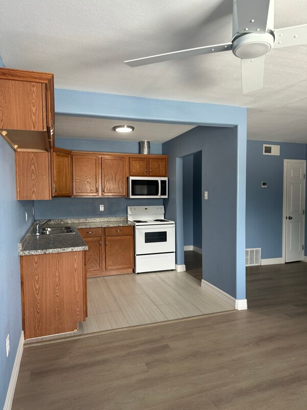 Building Photo - 11203 Belair Dr