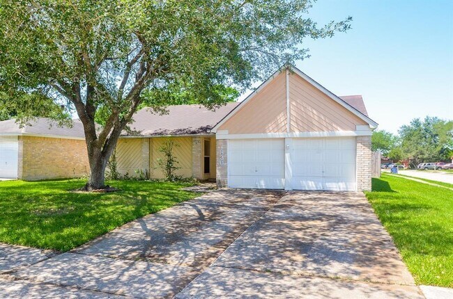 Building Photo - 1830 Freshmeadow Dr