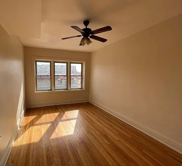 Foto del edificio - 154 Des Plaines Ave