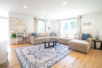 Building Photo - 176 Palmer Ave