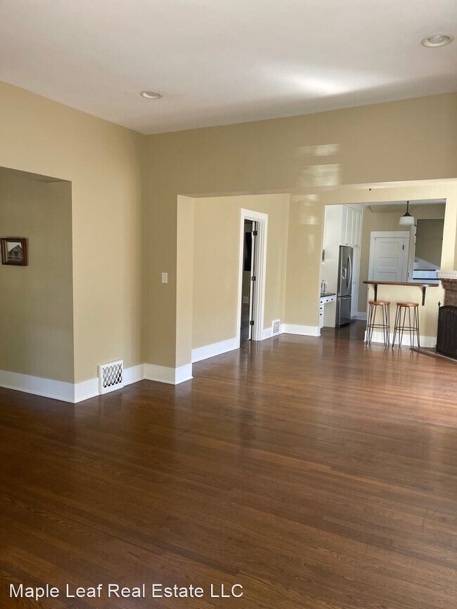 Building Photo - 4 br, 3 bath House - 5108 Meridian Ave N