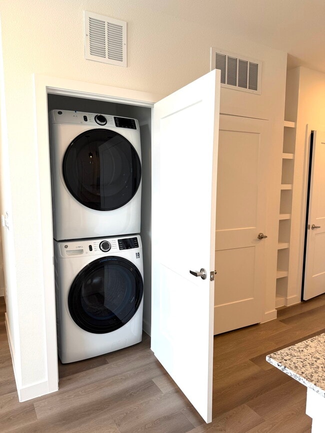 Foto del edificio - 13220 FM973