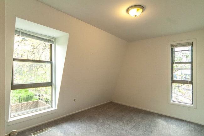 Building Photo - 1346 S Street NW