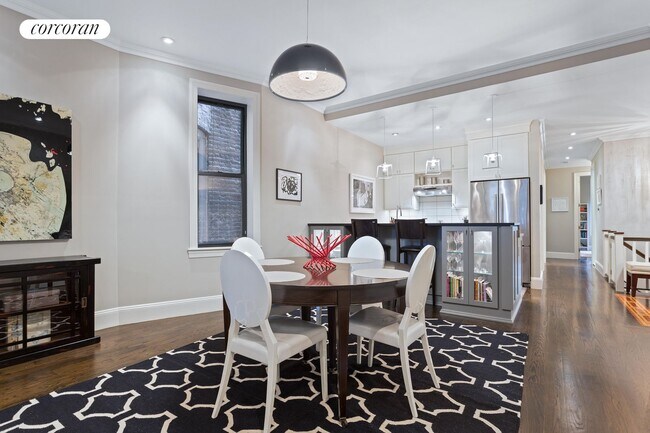 Building Photo - 393 4th Ave